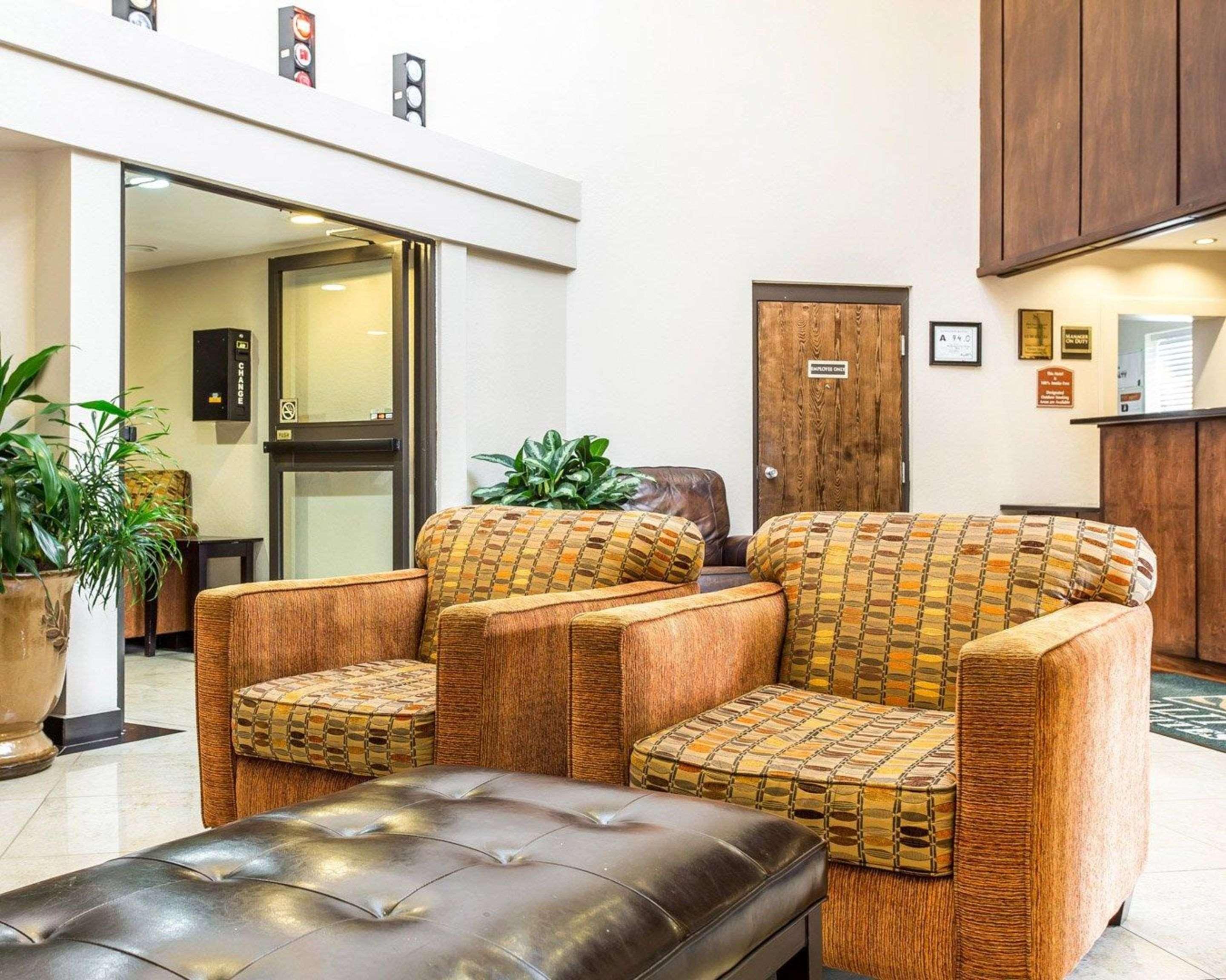 Quality Inn & Suites Coliseum Ґрінсборо Екстер'єр фото