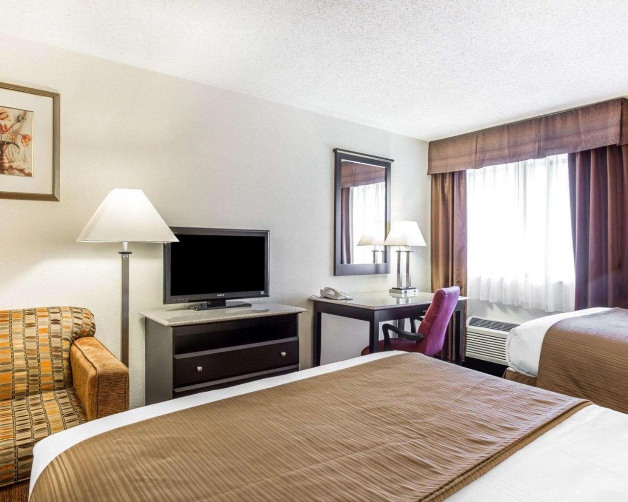 Quality Inn & Suites Coliseum Ґрінсборо Екстер'єр фото